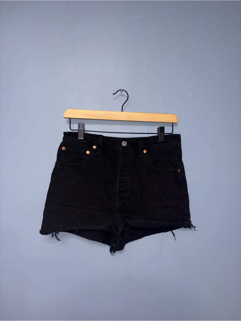 Levi’s | Black Ribcage Jean Shorts